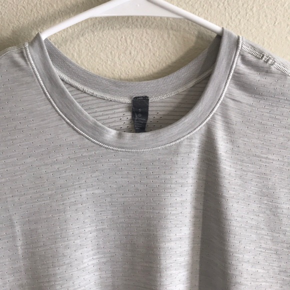 Metal vent tech surge shirt - Picture 4 of 5